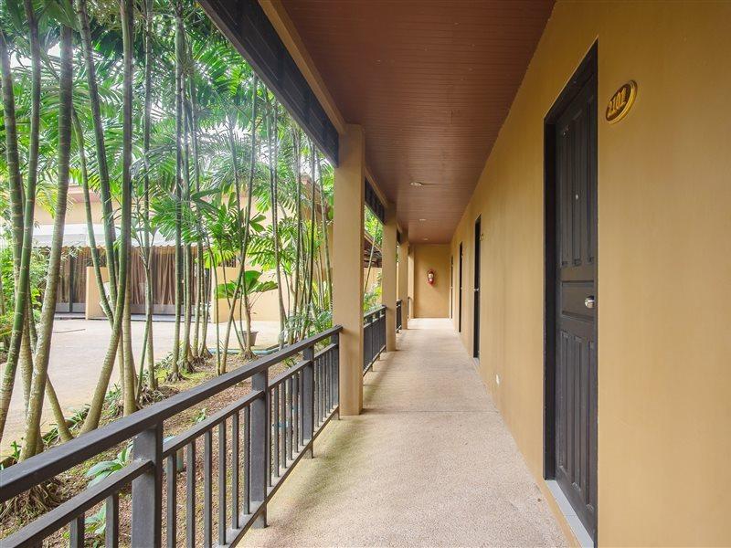 Naiyang Beach Hotel Sha Plus Пхукет Экстерьер фото