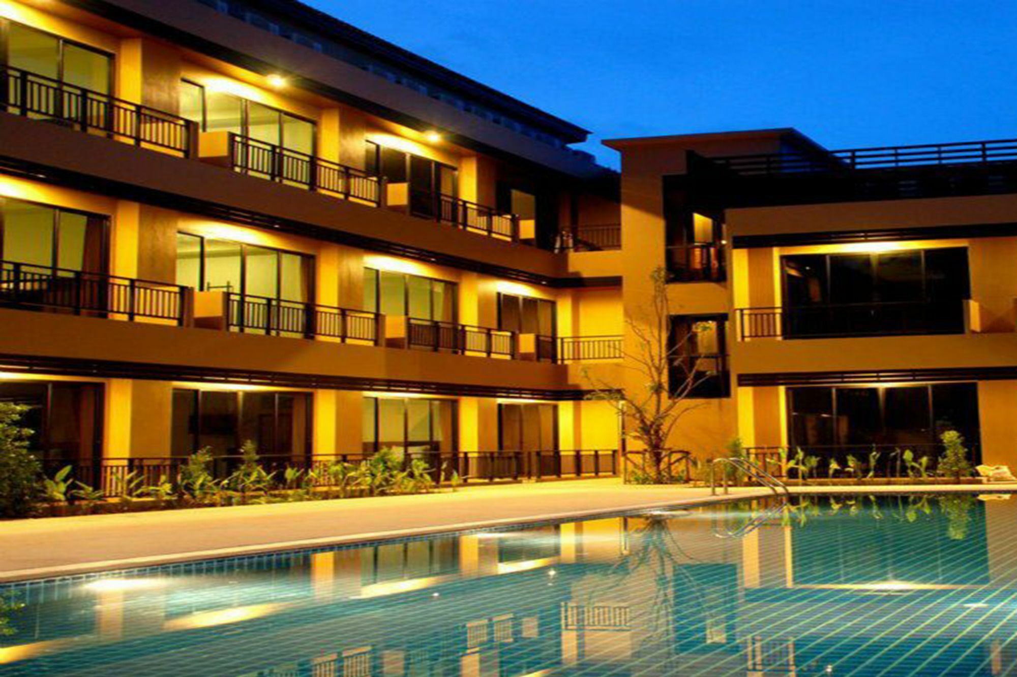 Naiyang Beach Hotel Sha Plus Пхукет Экстерьер фото